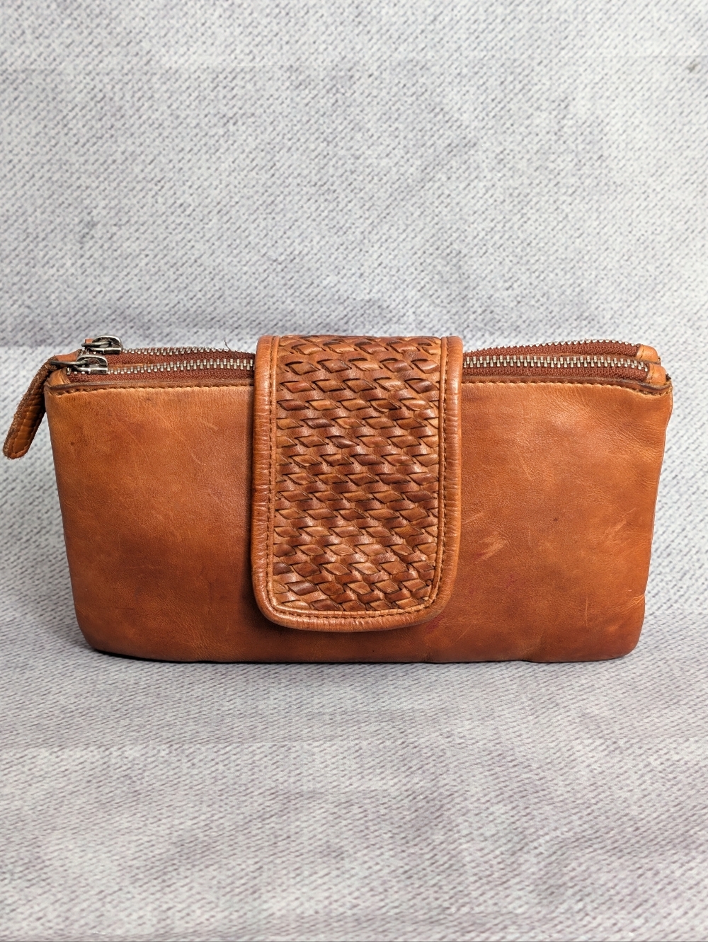 Vilenca Holland Brown Genuine Leather Woven Tab Wristlet Wallet Clutch